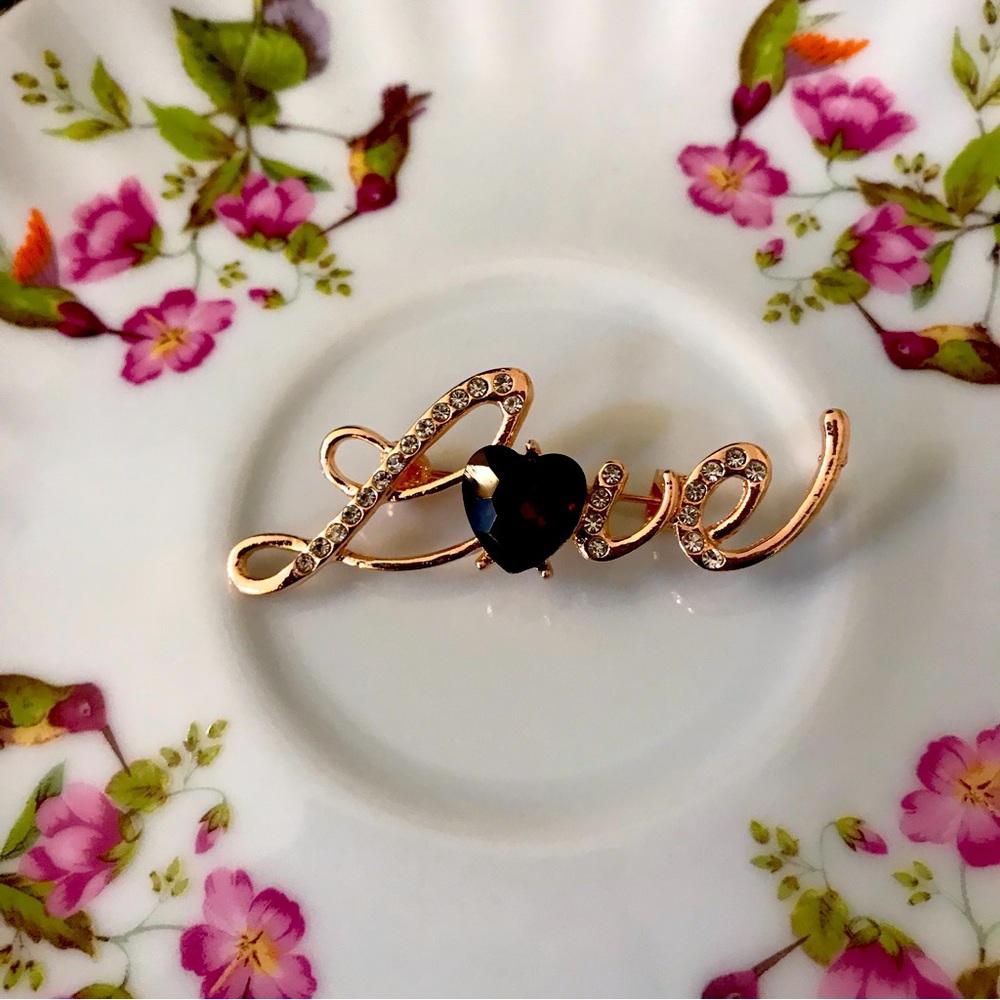 Brooch Rose Gold LOVE with Silver Rhinestones and a crystal Burgundy color heart